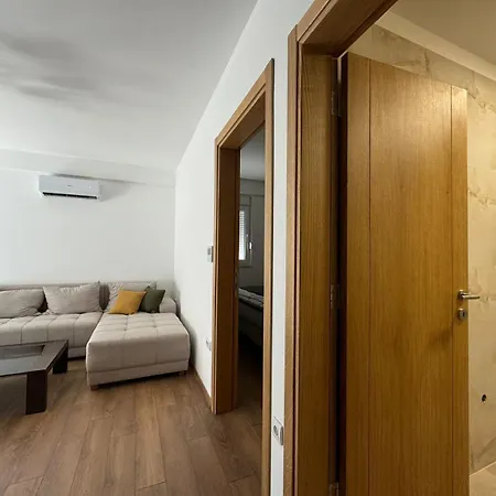 One Bedroom 777